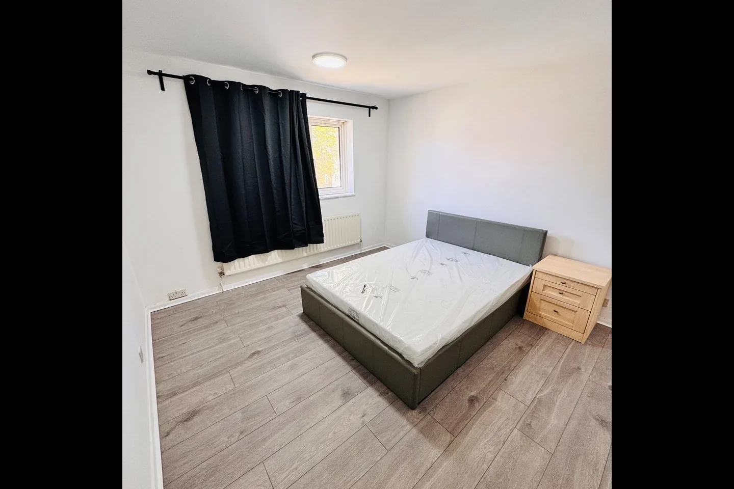 Room Rushetts Road in Crawley