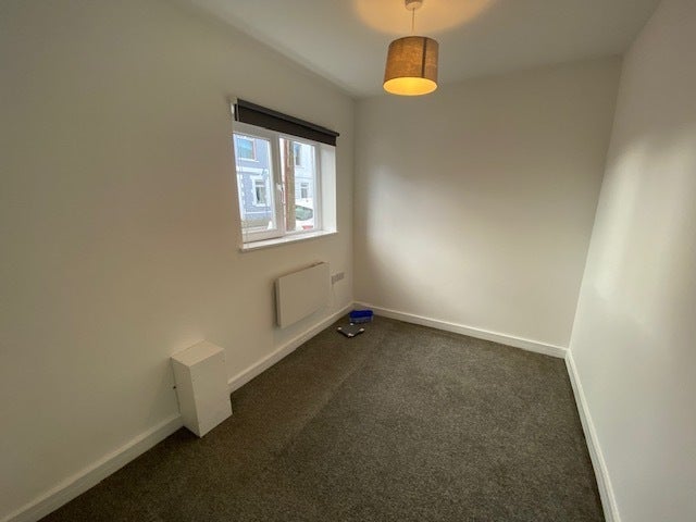 Flat Sanquhar Street in Cardiff