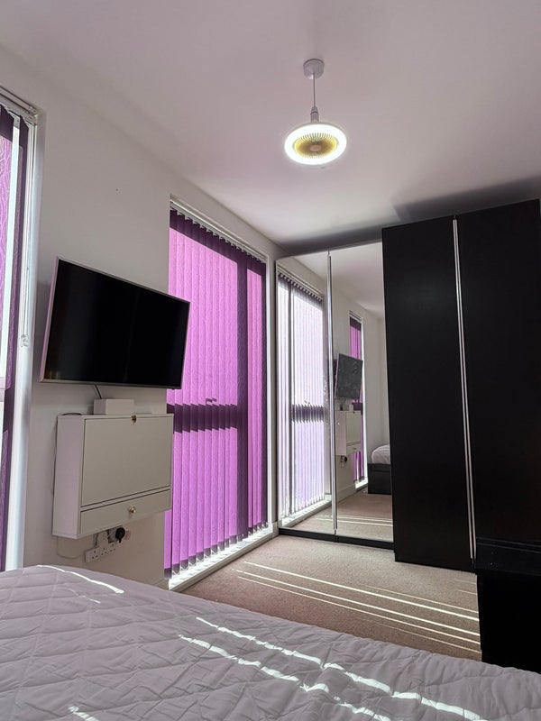Room Whiston Road in Greater London