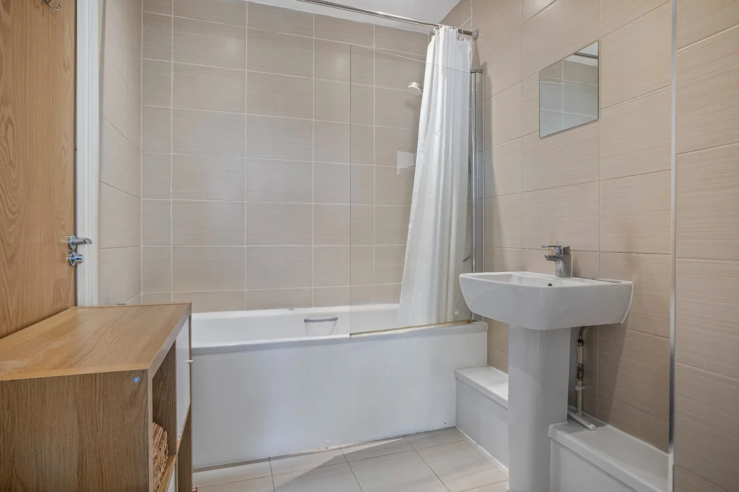Room Mornington Close in Greater London