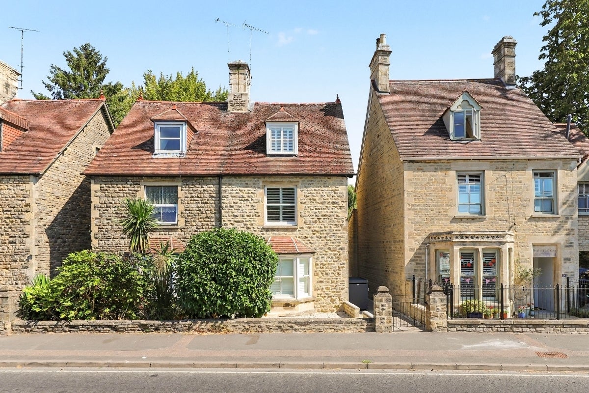 Flat Mill Street in West Oxfordshire