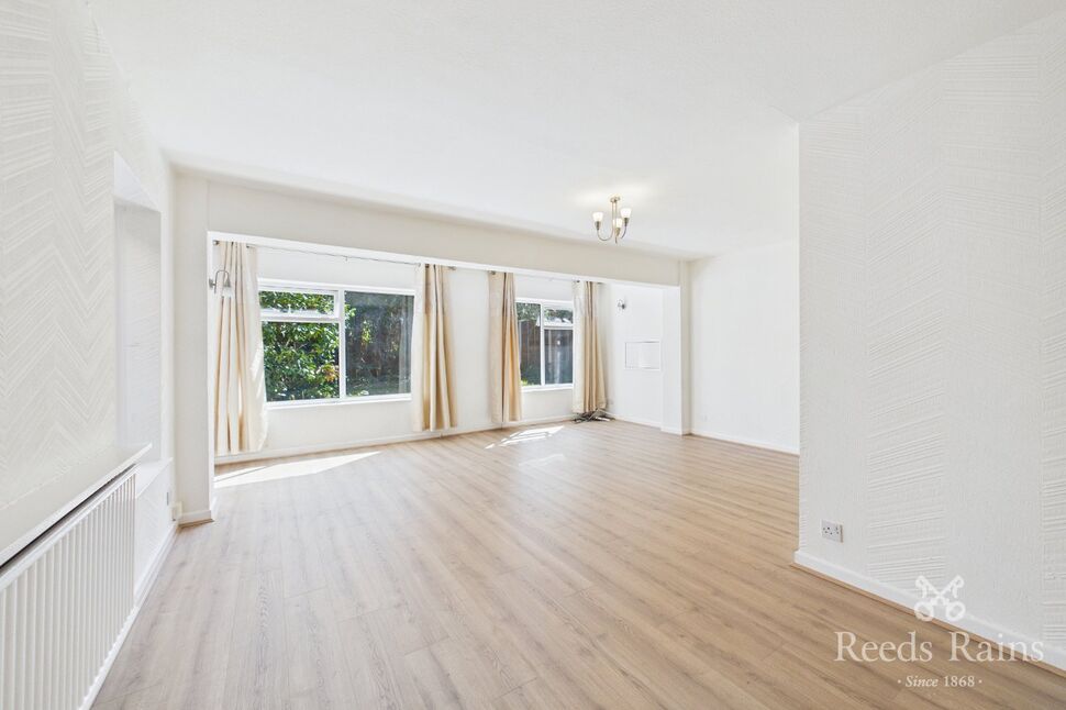 House Cunliffe Drive in Trafford