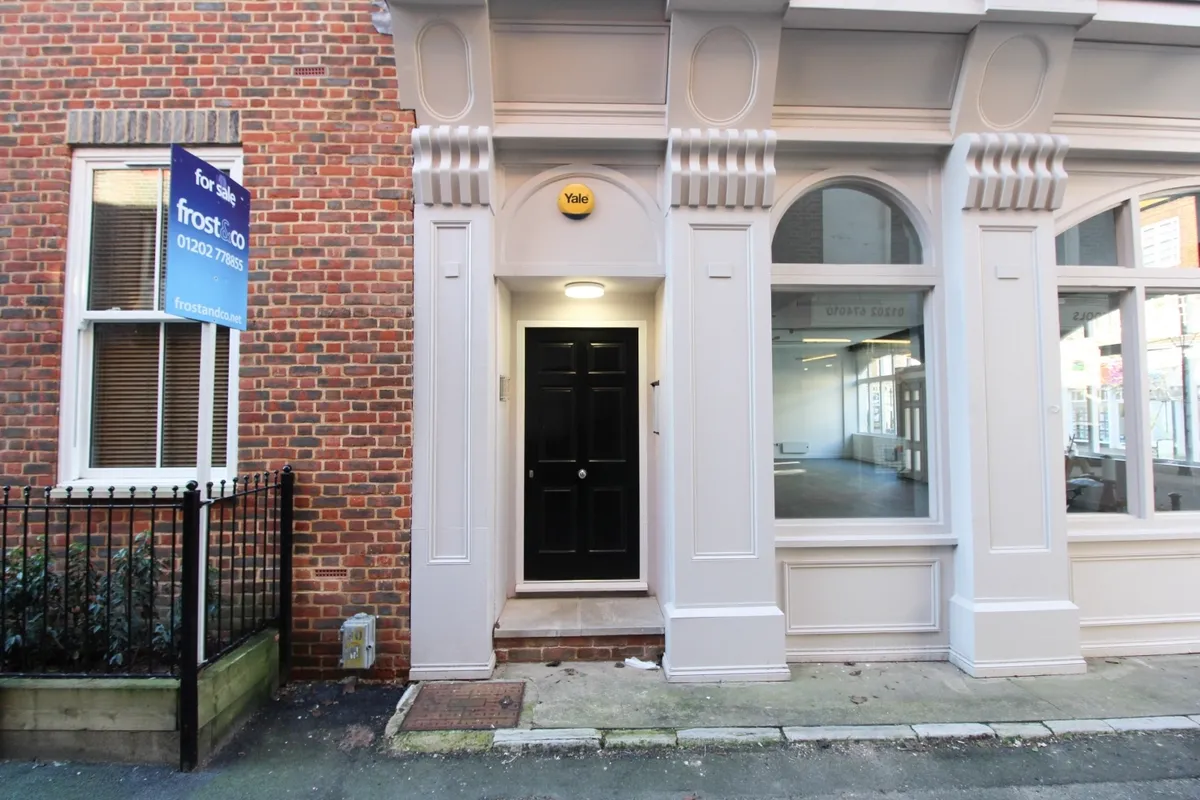 Flat Westons Lane in Poole