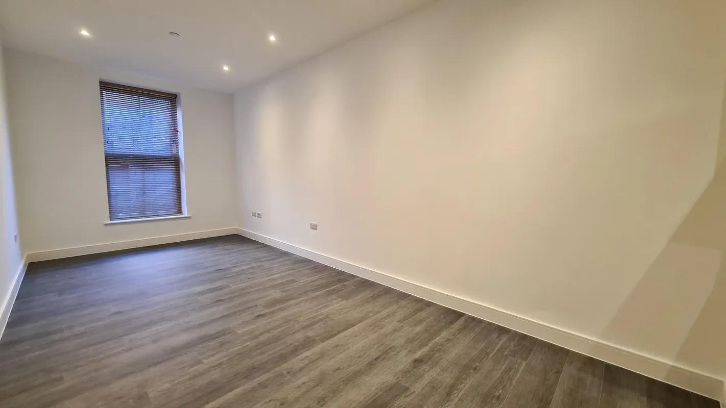 Flat Westons Lane in Poole