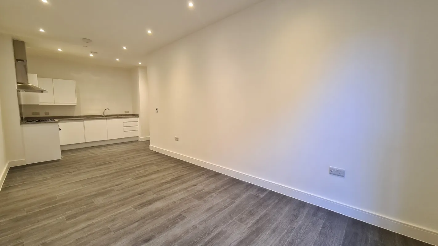 Flat Westons Lane in Poole