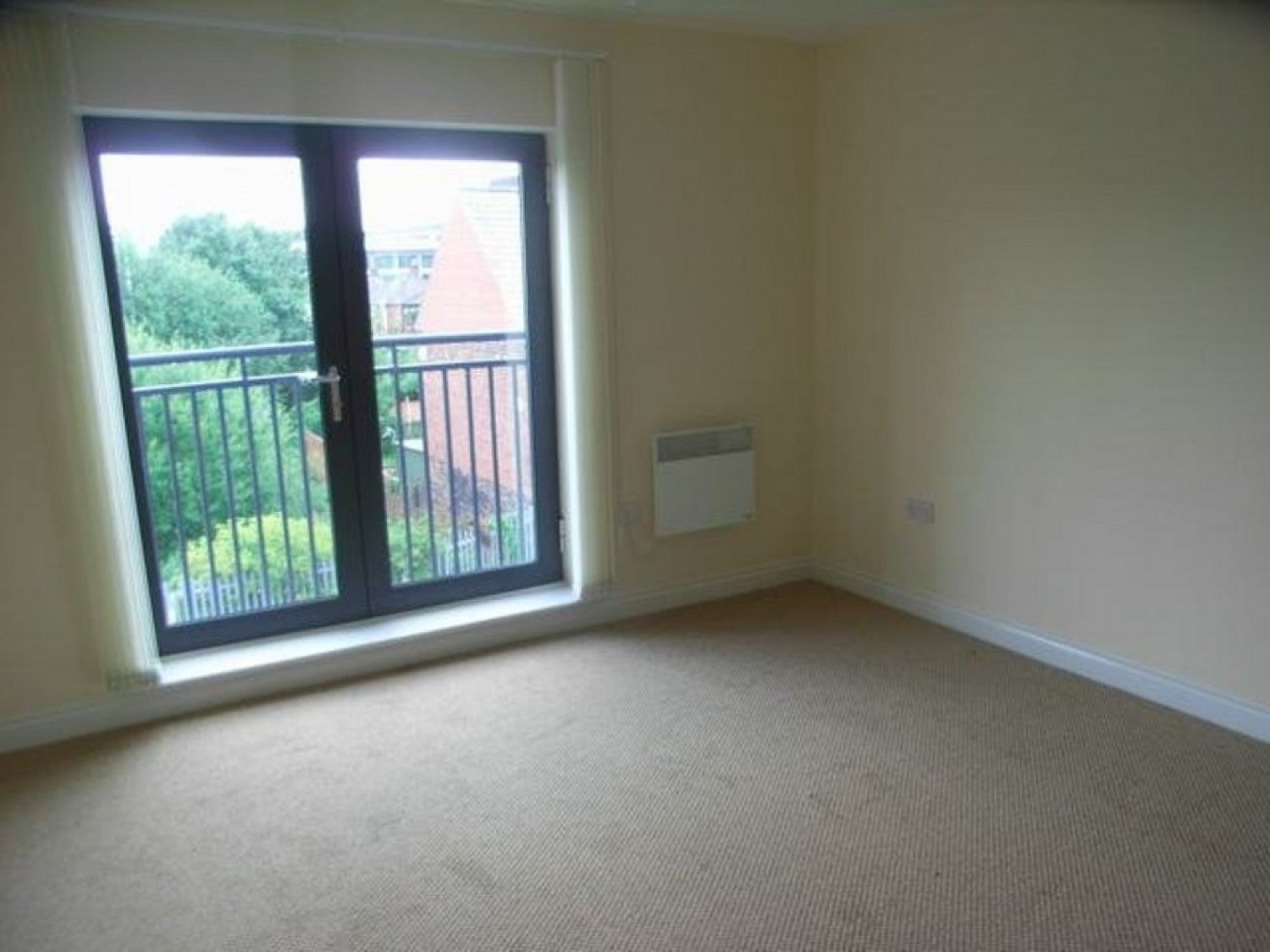 Flat Cresswell Road in Sheffield