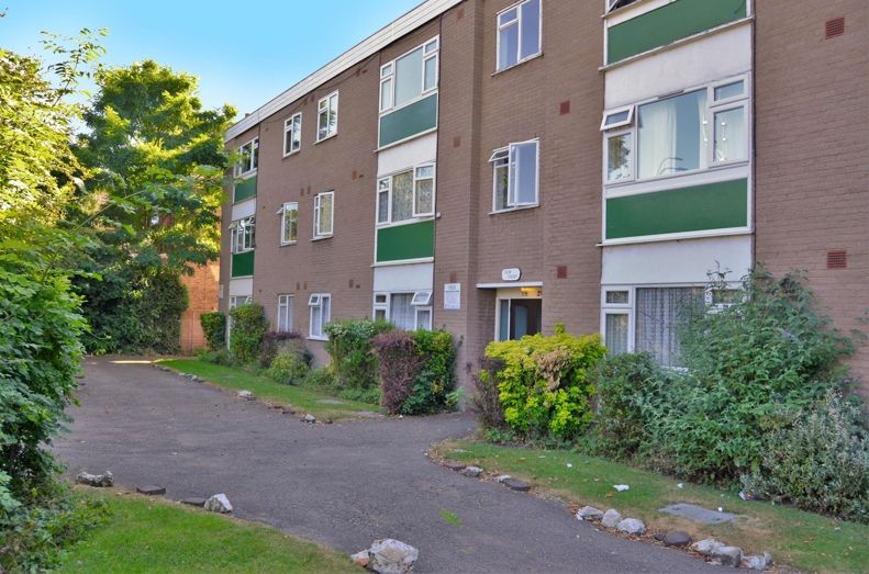 Flat Bromley Road in Greater London