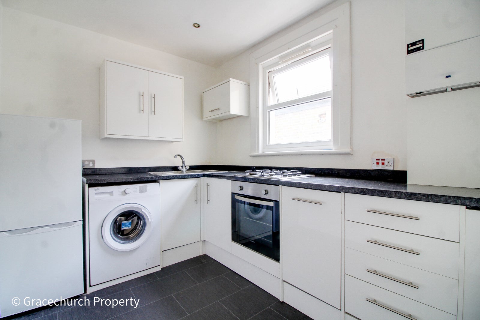Flat Arthur Road in Greater London