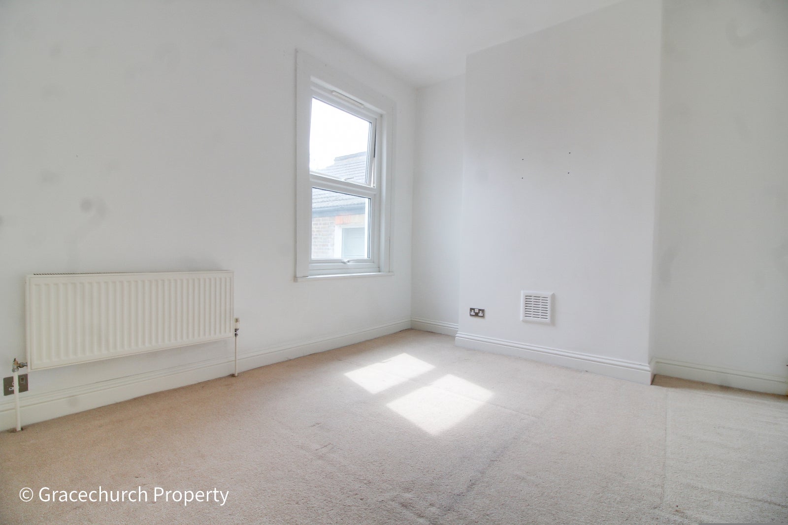 Flat Arthur Road in Greater London