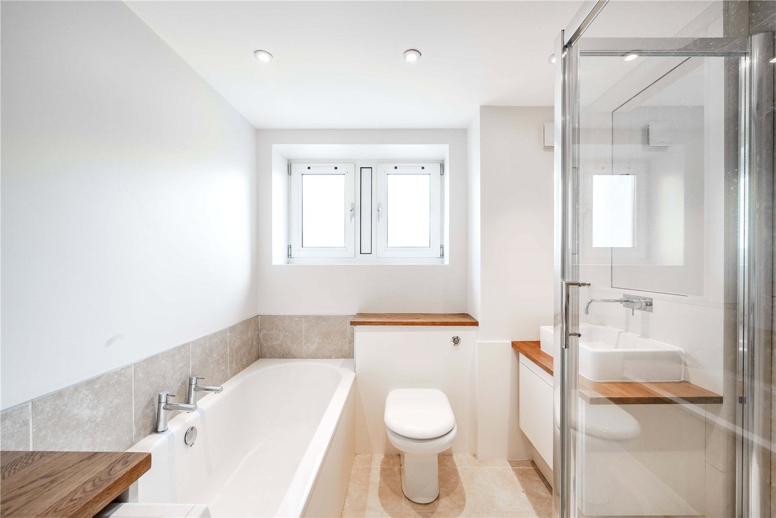 Flat Upper Addison Gardens in Greater London