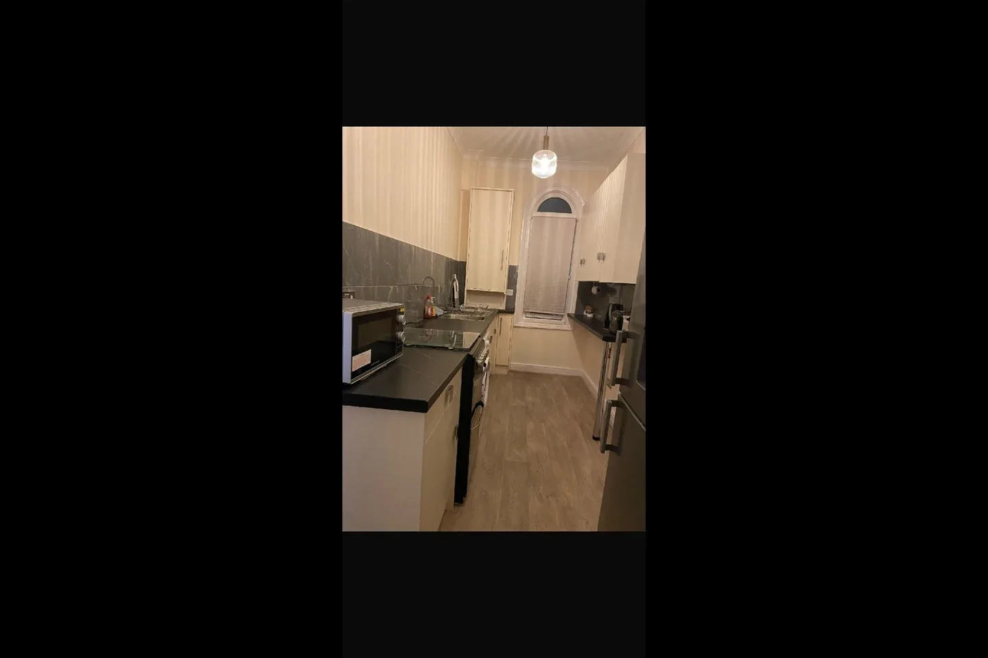 Flat Warwick Avenue in Bedford