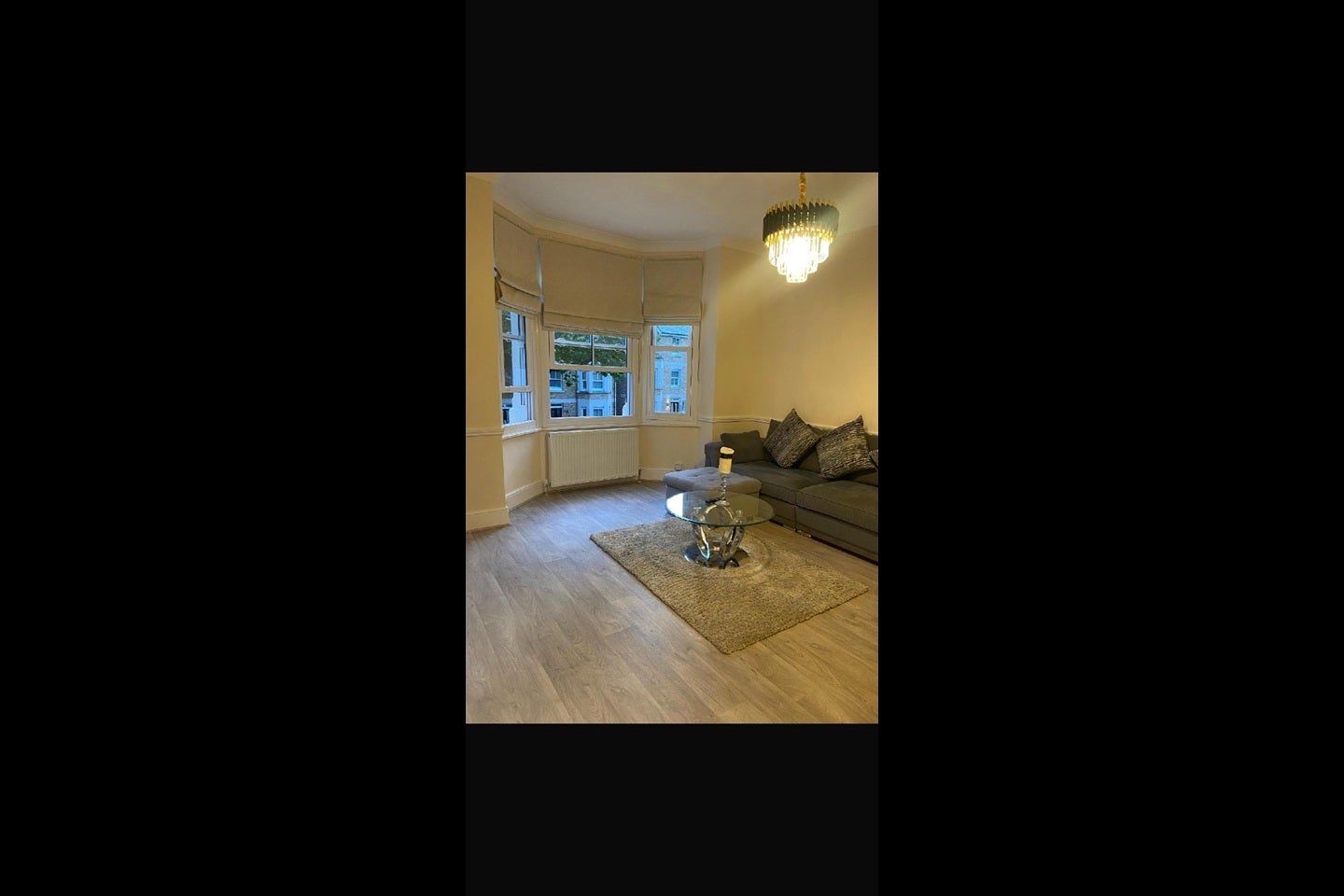 Flat Warwick Avenue in Bedford