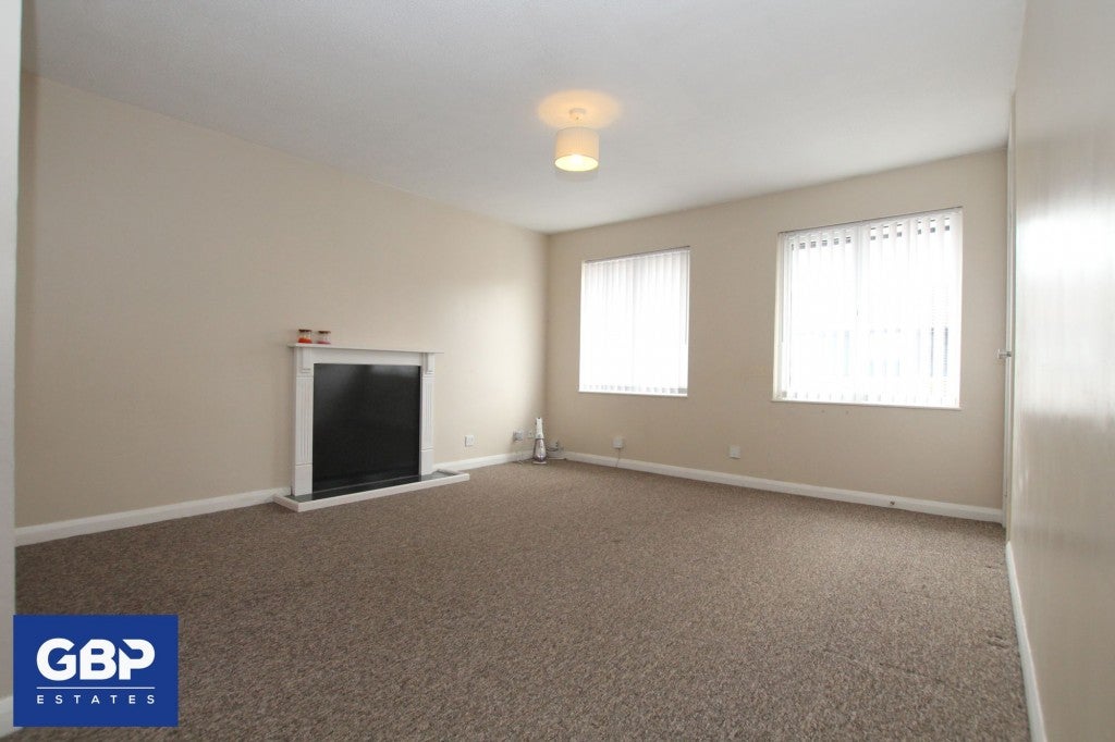 Flat Juniper Way in Greater London