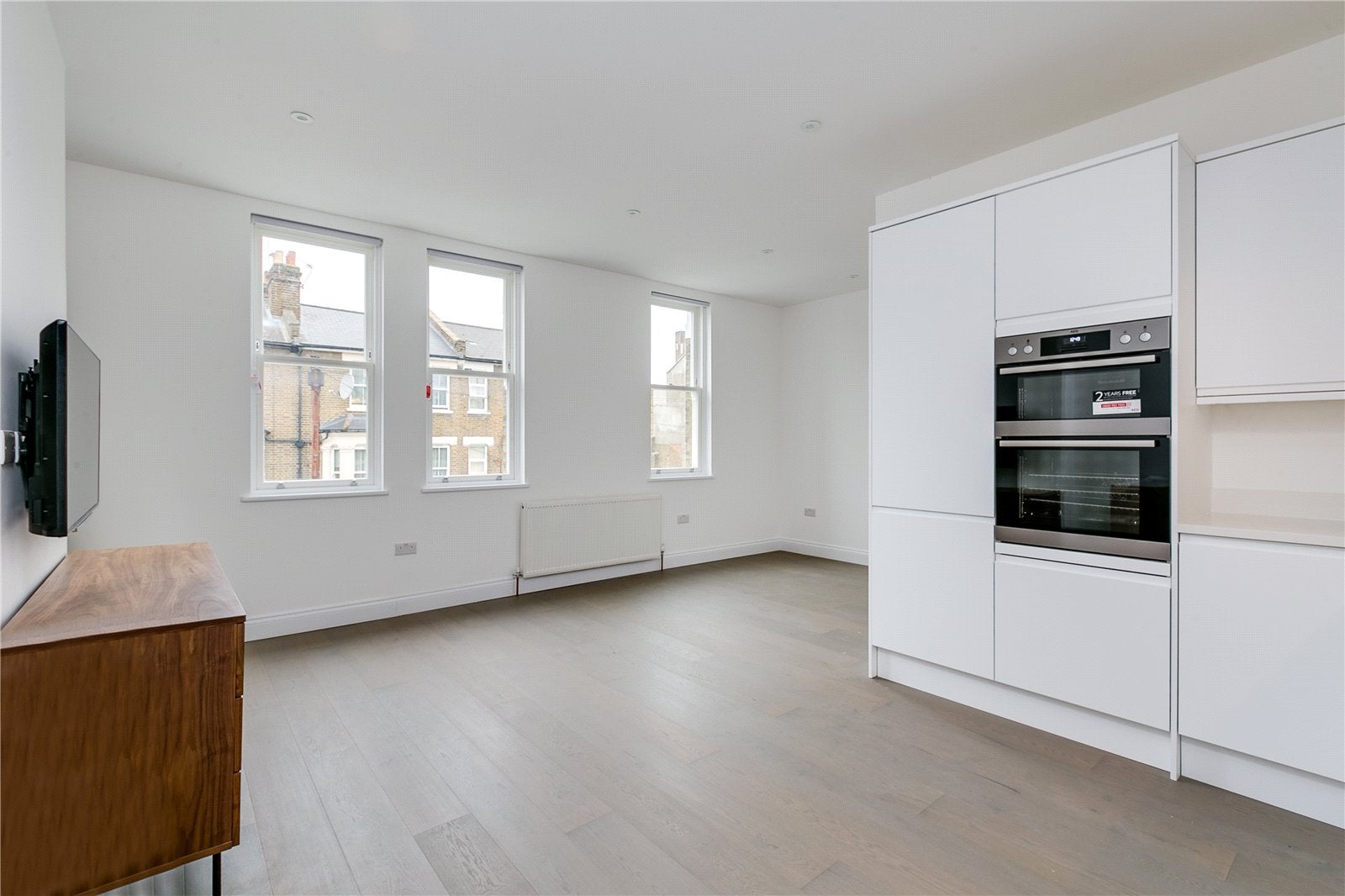 Flat Hetley Road in Greater London