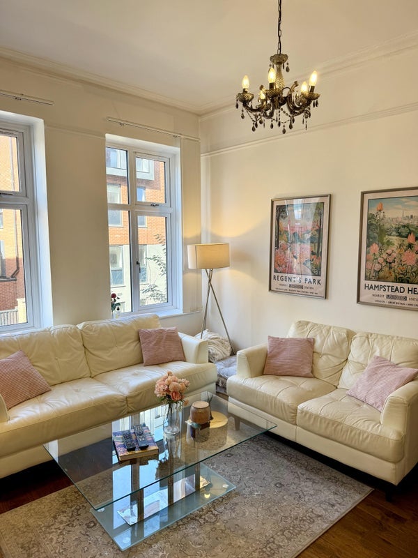 Room Langley Lane in Greater London