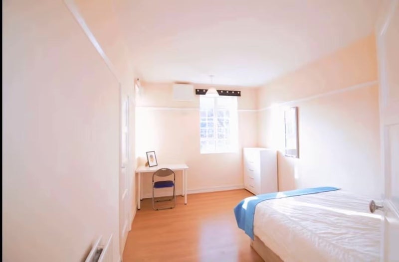Room Flaxton Road in Greater London