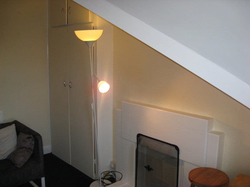 Flat Estcourt Terrace in Leeds