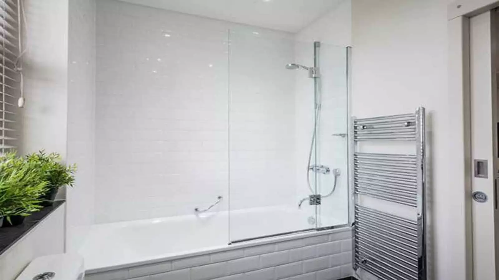 Flat Blenheim Crescent in Greater London
