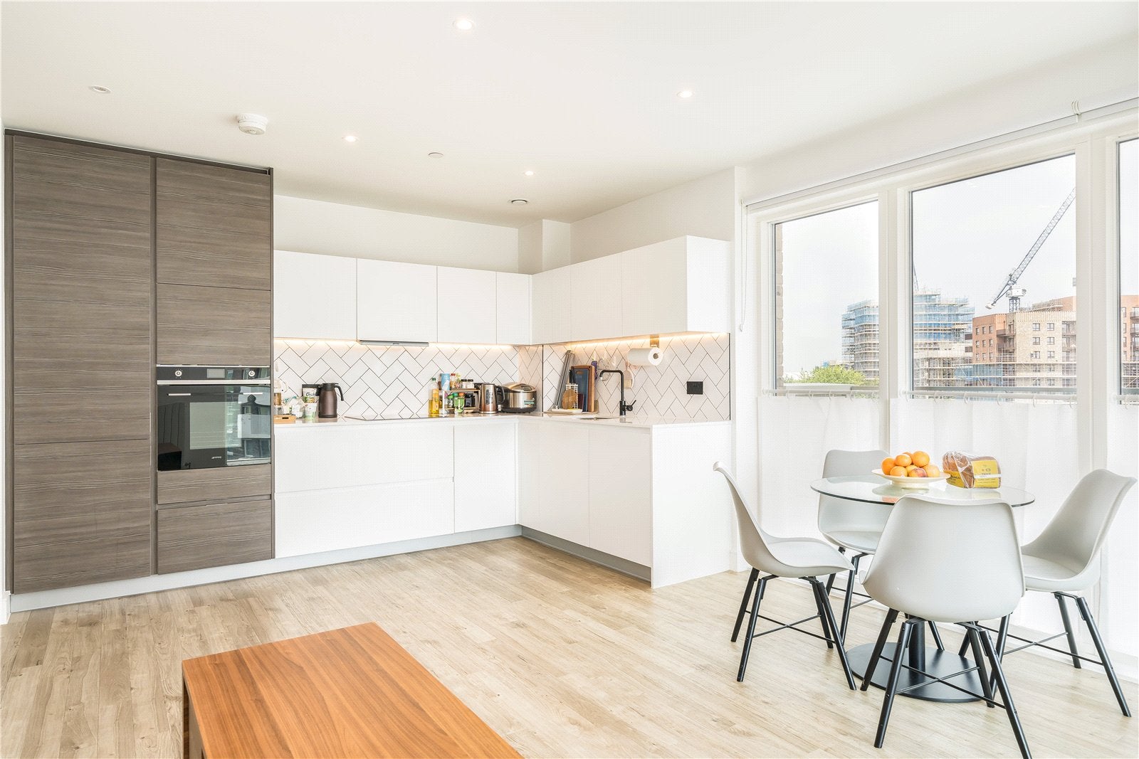 Flat Plowden Road in Greater London