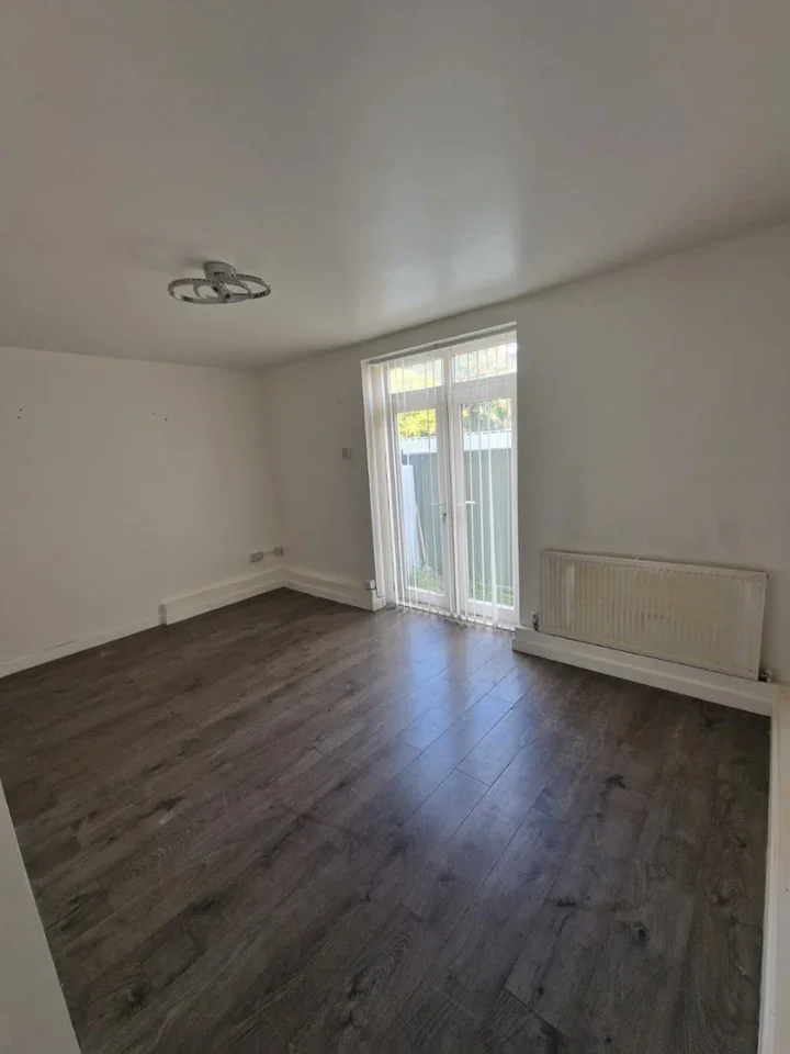 Flat Devons Road in Greater London