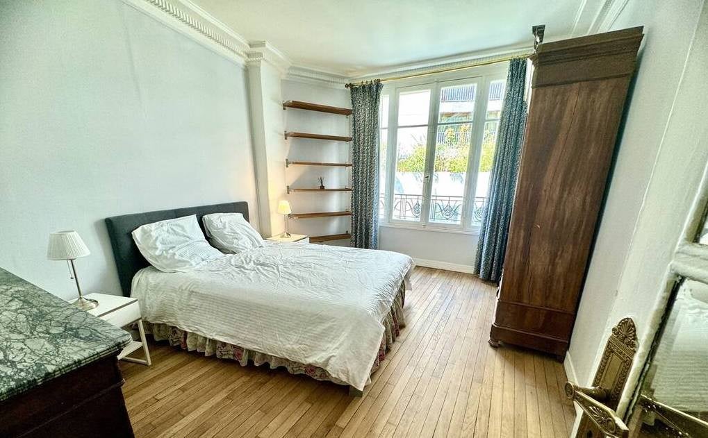 Flat Avenue du Général Mangin in Paris