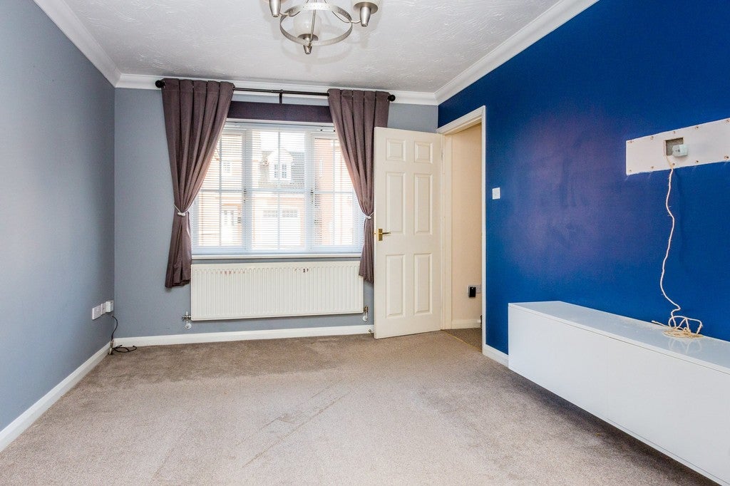 House Donne Close in Rushden