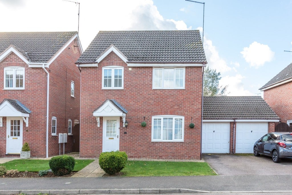 House Donne Close in Rushden