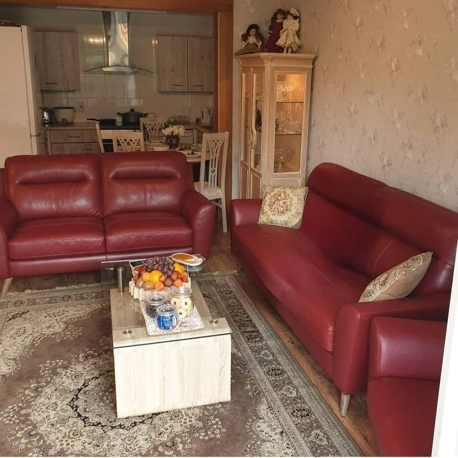 Flat Rookery Way in Greater London
