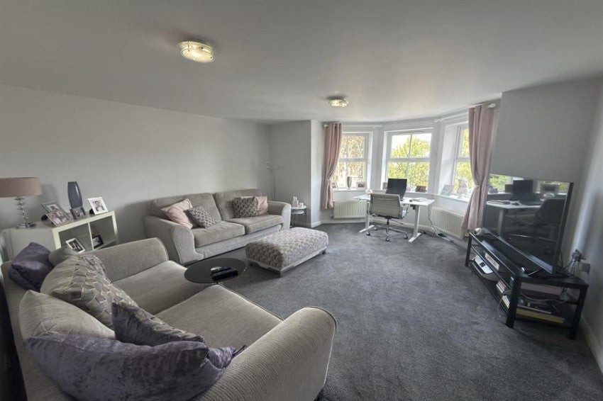 Flat Northenden Road in Trafford