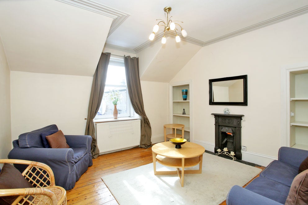 Flat Rosemount Place in Aberdeen City
