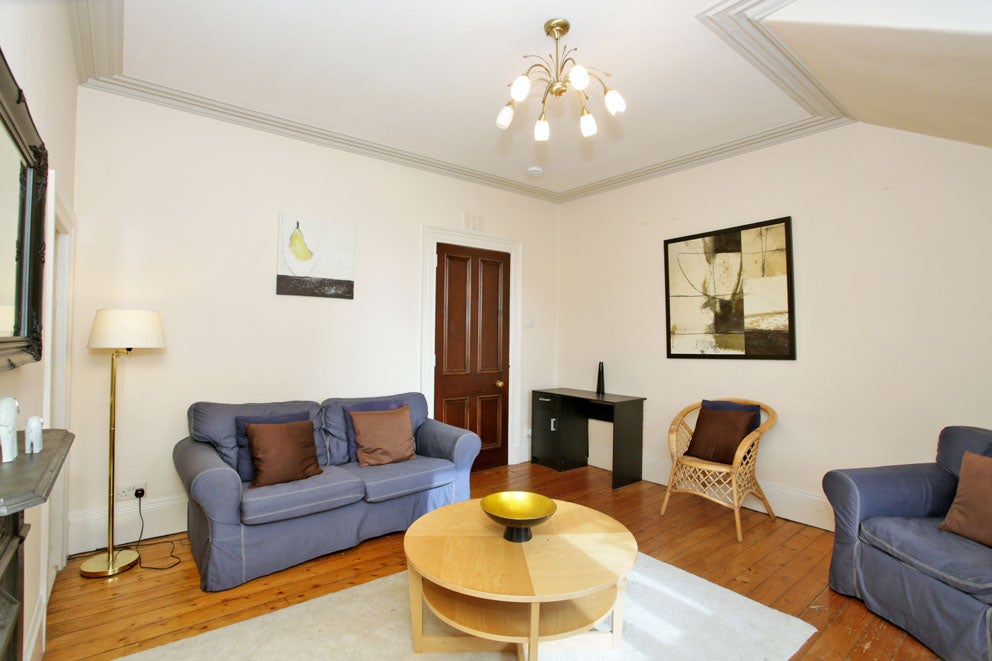 Flat Rosemount Place in Aberdeen City