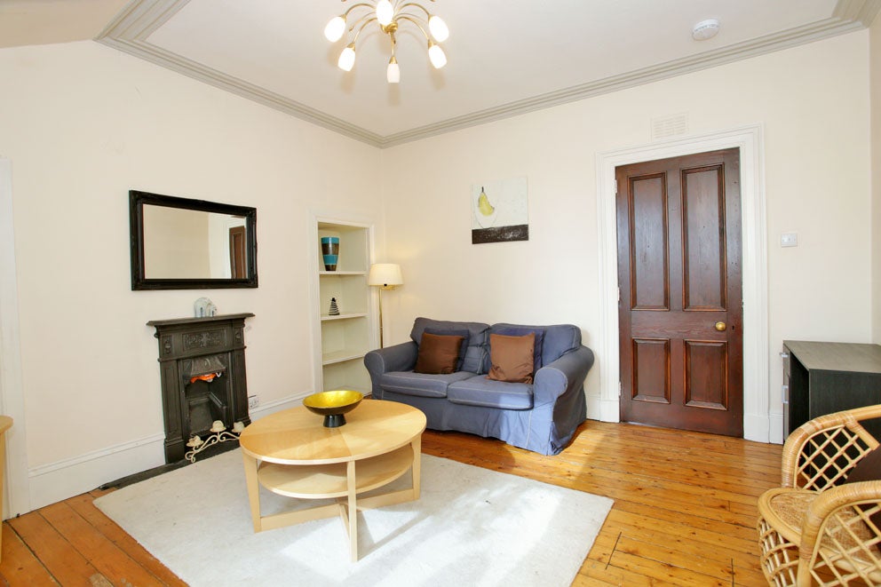 Flat Rosemount Place in Aberdeen City