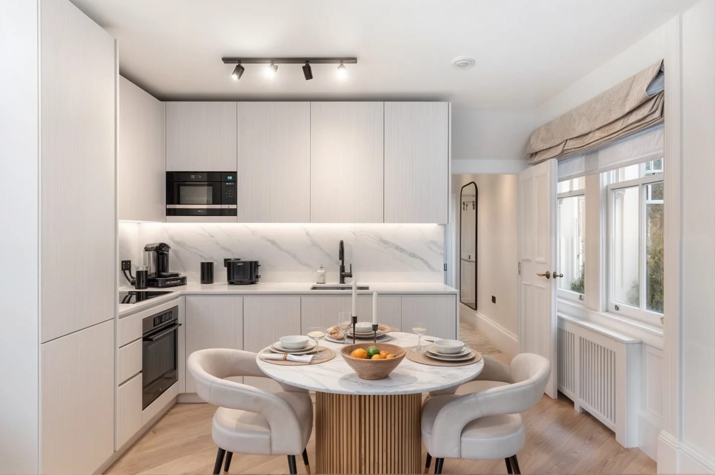 Flat Carlos Place in City of Westminster