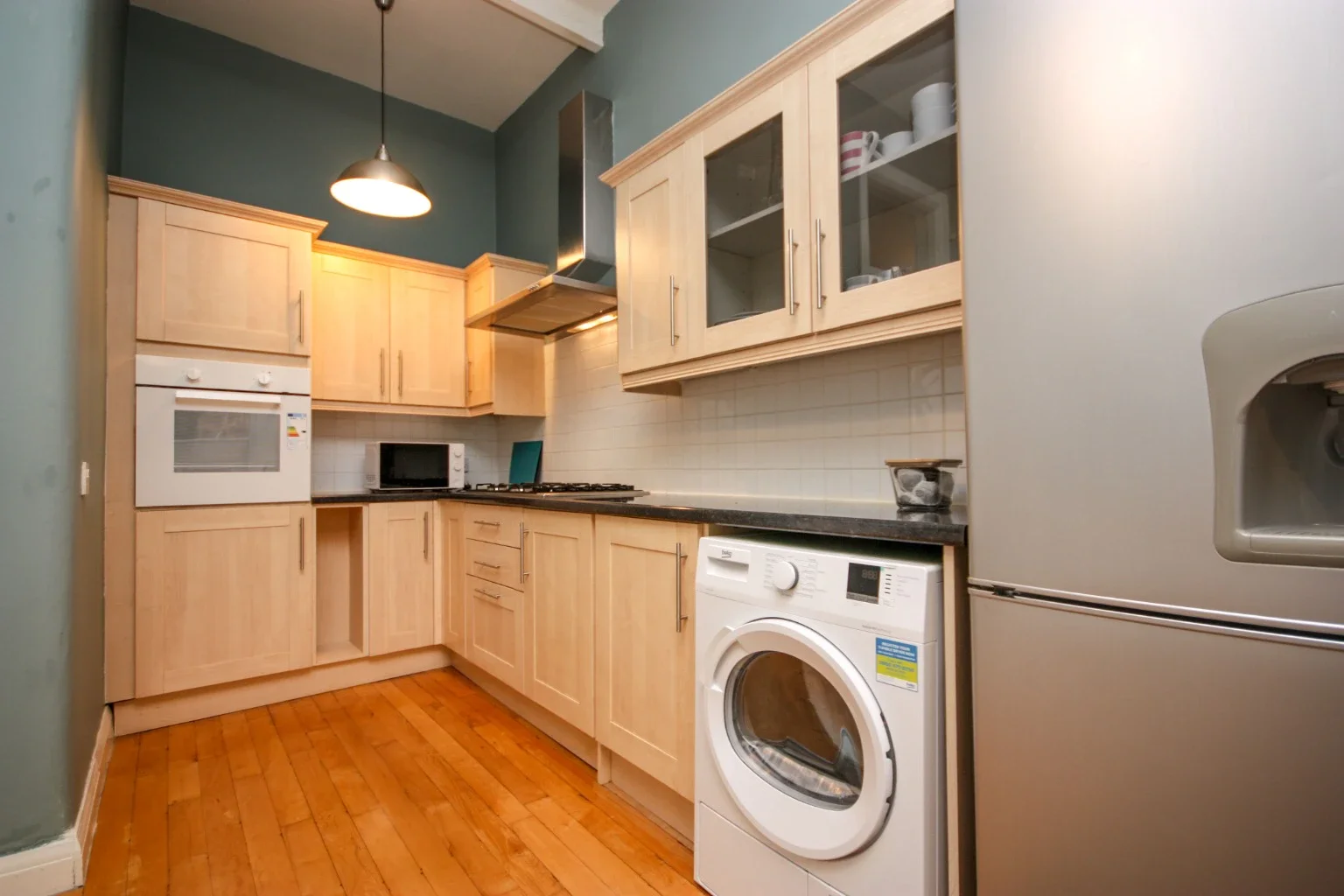 Flat Queensborough Gardens in Glasgow