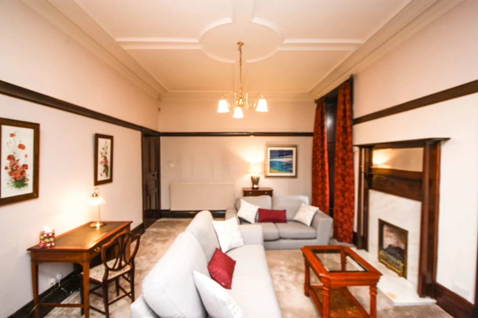 Flat Queensborough Gardens in Glasgow