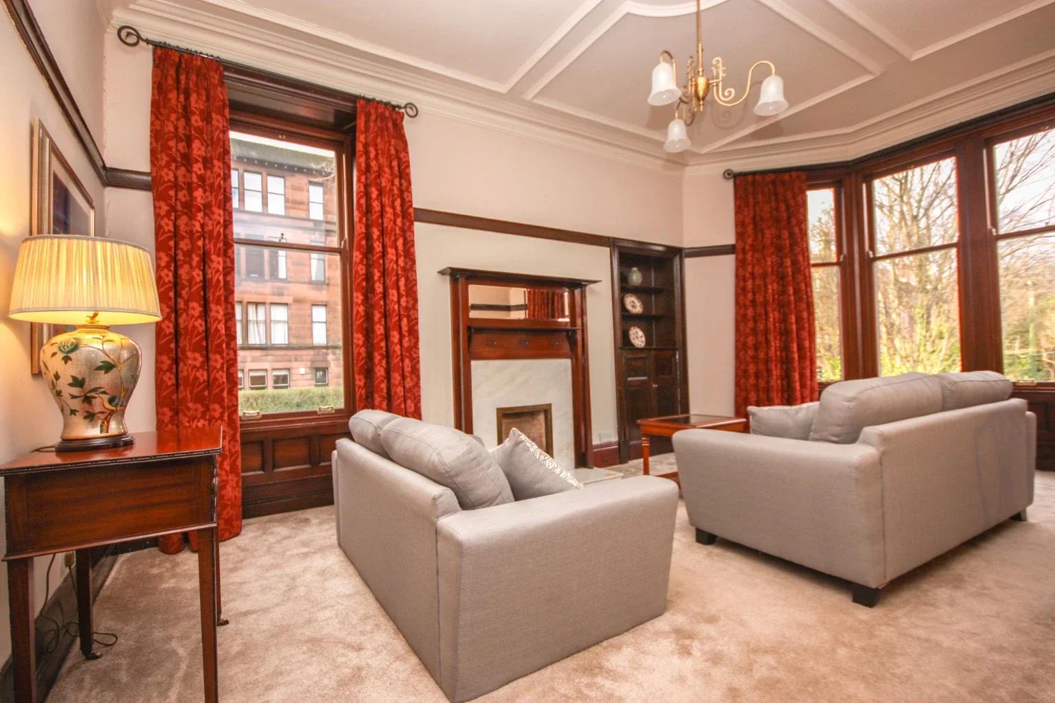 Flat Queensborough Gardens in Glasgow