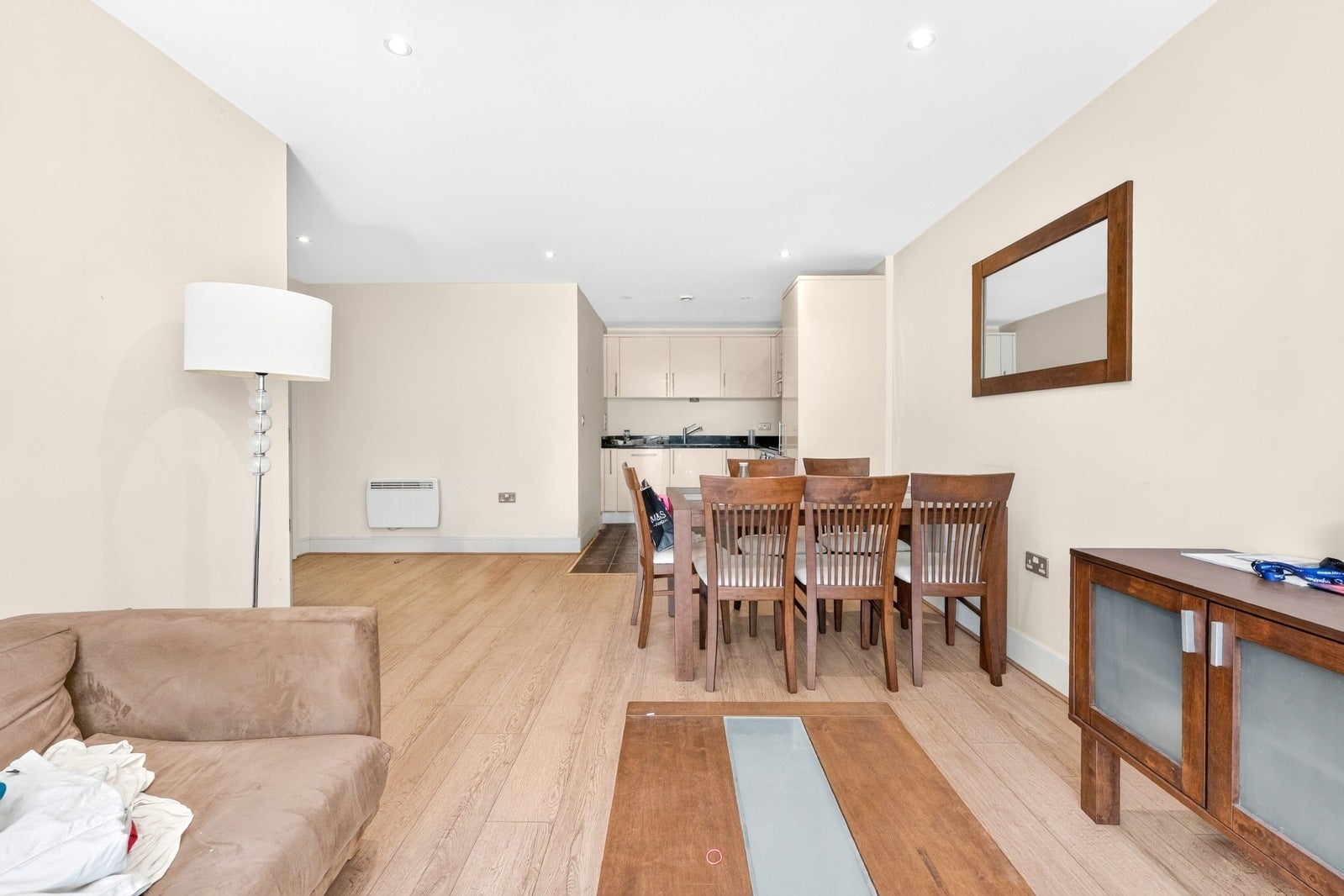 Flat Drayton Park in Greater London