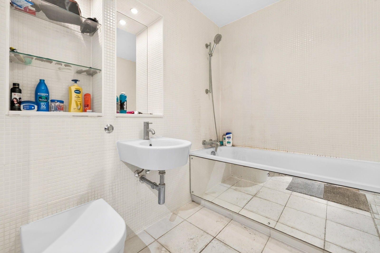 Flat Drayton Park in Greater London