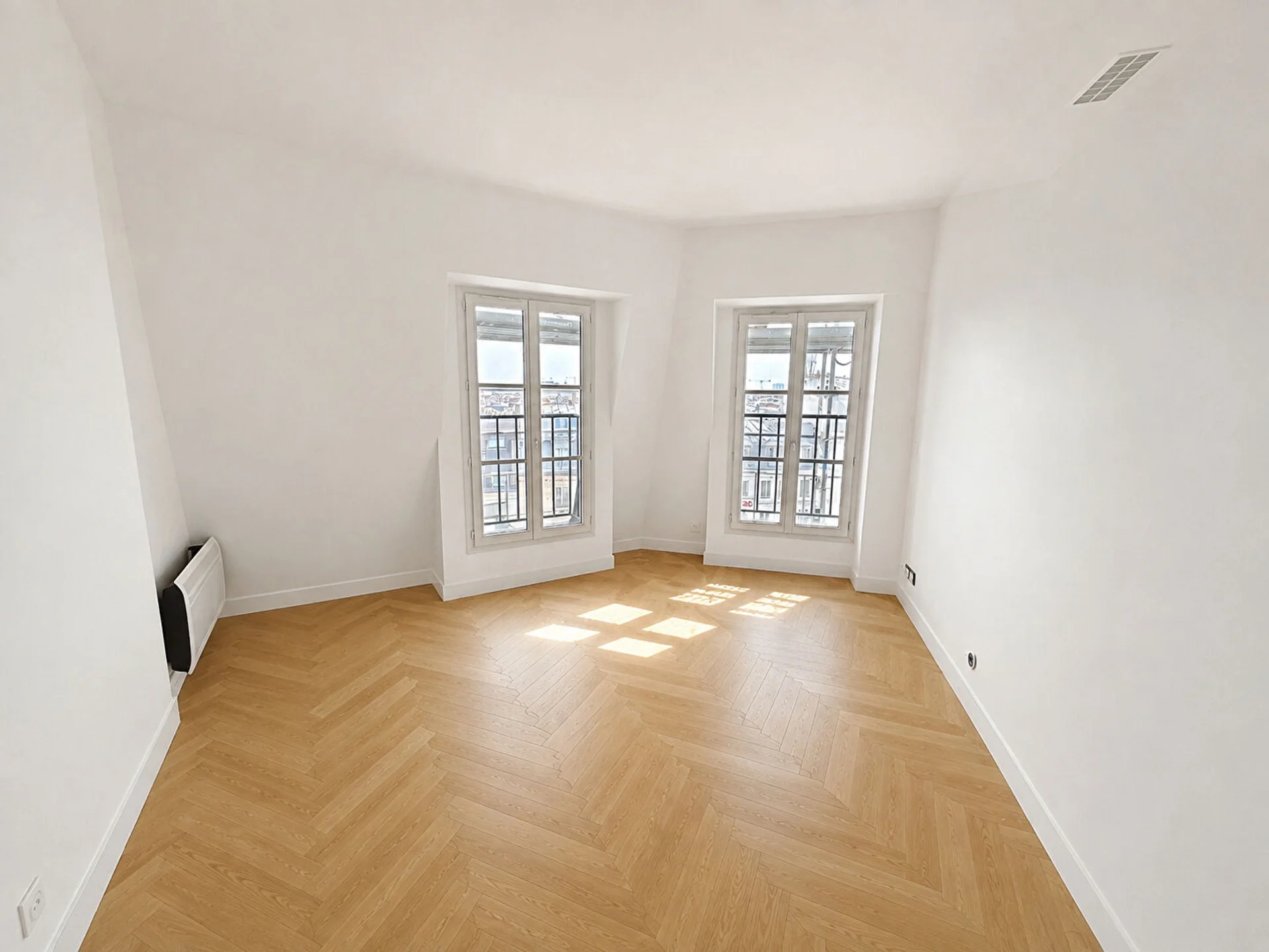 Flat Rue Pierre Semard in Paris