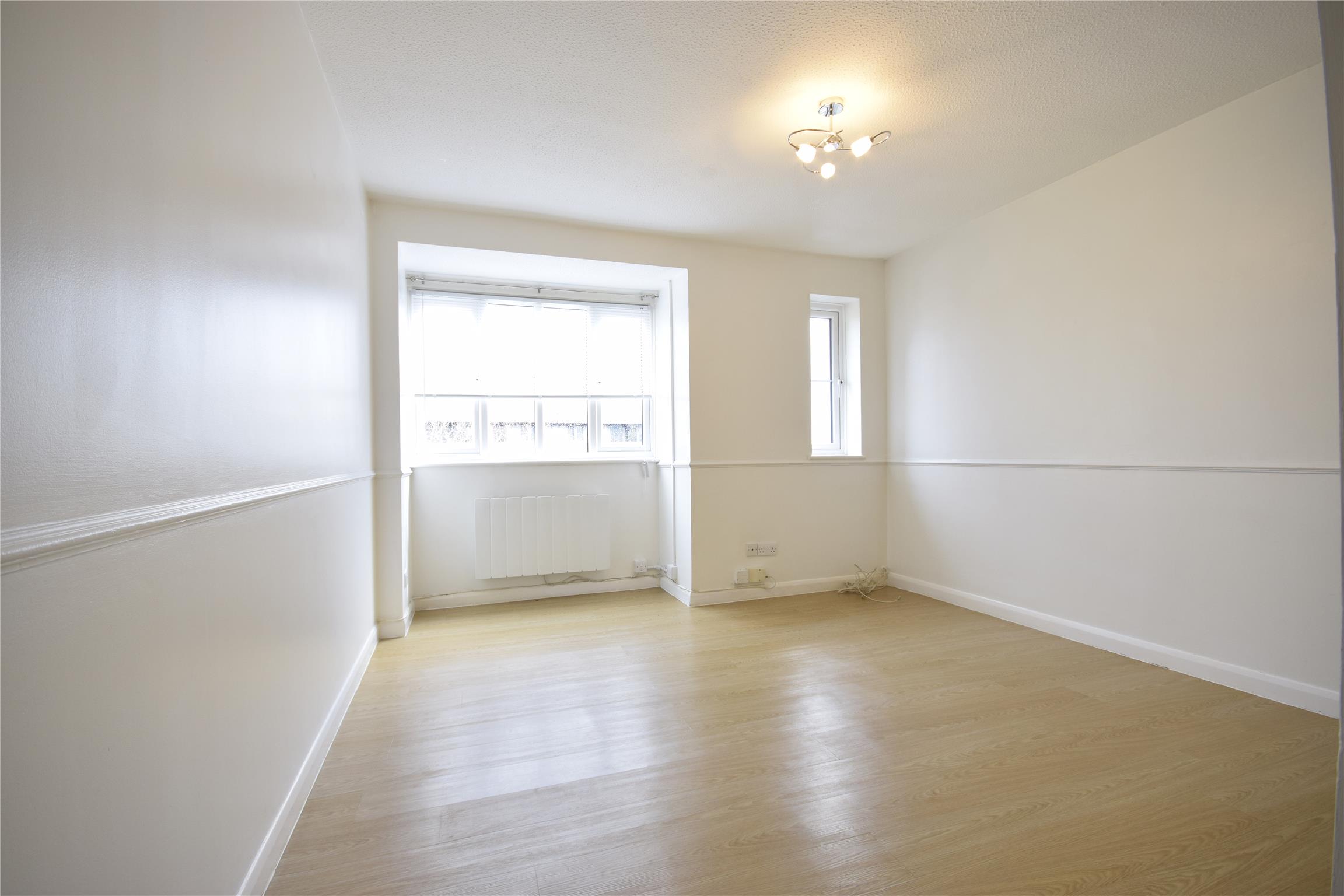 Flat Garlands Road in Reigate and Banstead