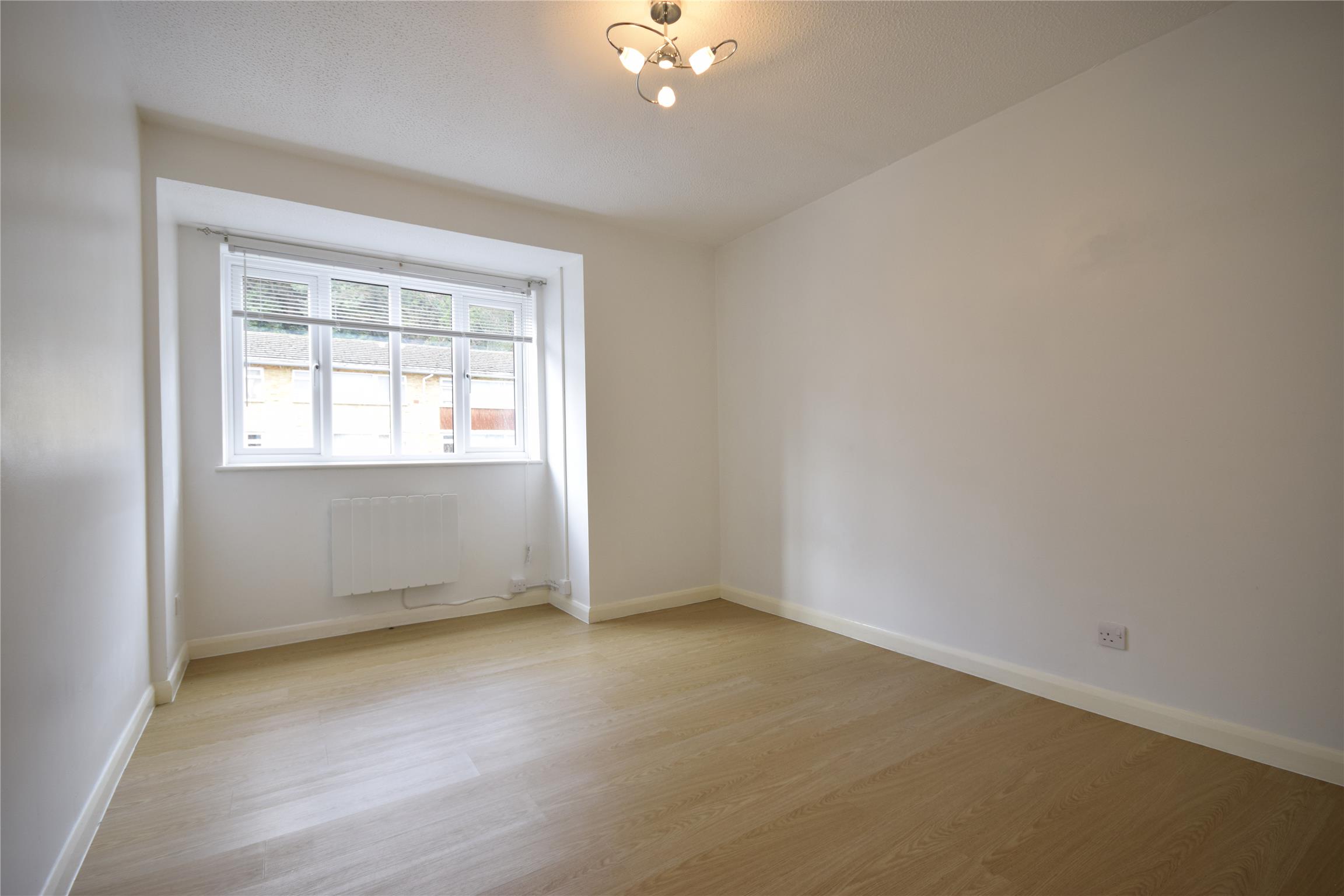 Flat Garlands Road in Reigate and Banstead