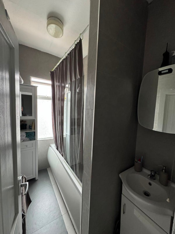 Room Fairfax Road in Greater London