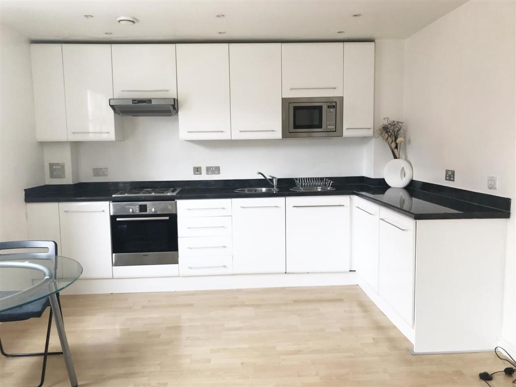 Flat Lower Ormond Street in Manchester
