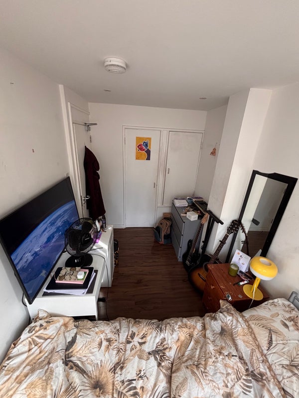 Room Sanford Street in Greater London