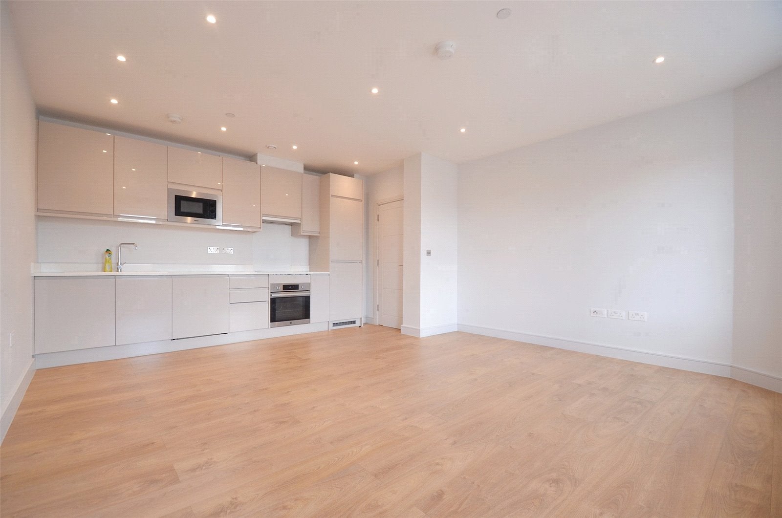 Flat All Saints Road in Greater London