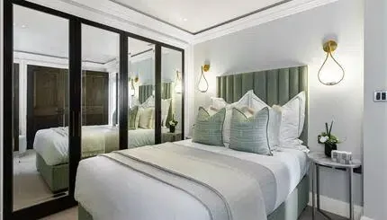 Flat Prince of Wales Terrace in Greater London