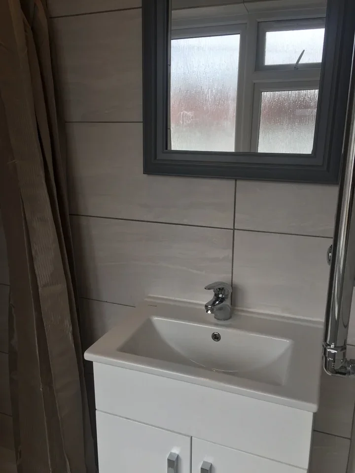 Room Clifford Road in Greater London