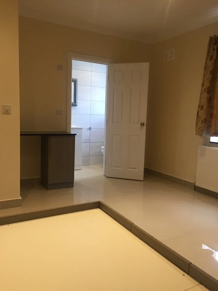 Room Clifford Road in Greater London