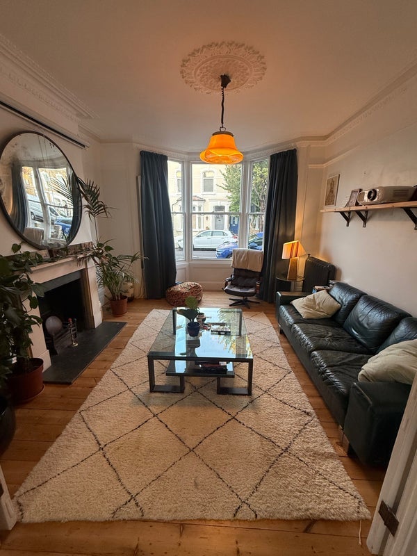 Room Bayston Road in Greater London