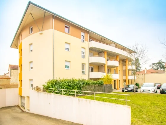 Flat Rue Leschenault de la Tour in Chalon-sur-Saône